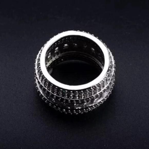 NEW LUXURY 925 STERLING SILVER DIAMOND BAND RING, BEAUTIFUL RING, SHINY RING. - Picture 5 of 5